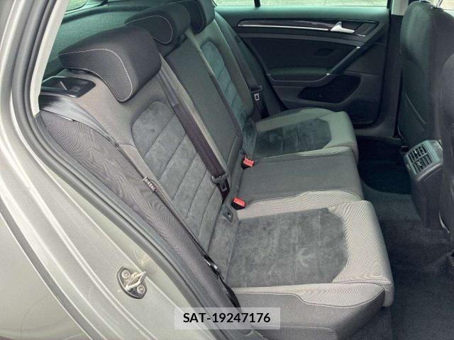 VolksWagen GOLF 2017-04 8278908-6