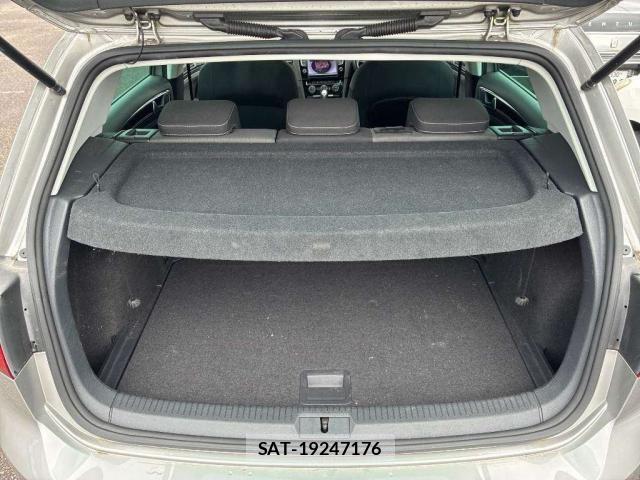 VolksWagen GOLF 2017-04 8278908-9