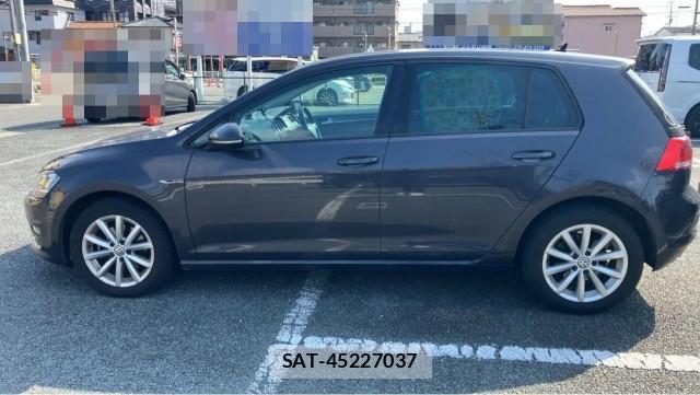 VolksWagen GOLF 2015-08 8280572-10