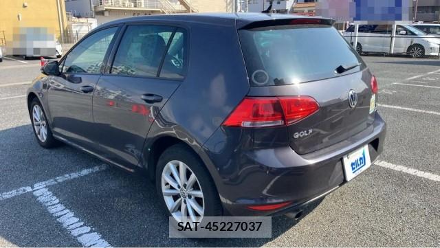VolksWagen GOLF 2015-08 8280572-13