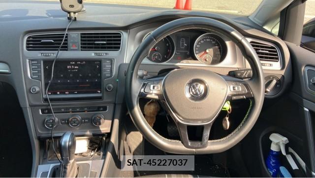 VolksWagen GOLF 2015-08 8280572-16