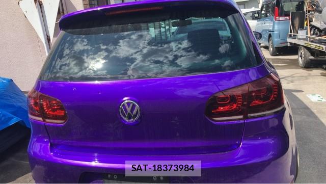 VolksWagen GOLF 2012-01 8281383-1