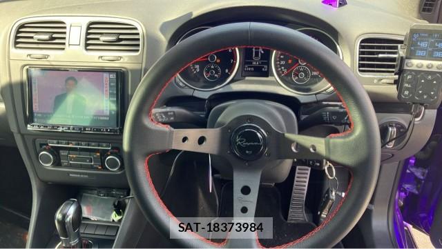 VolksWagen GOLF 2012-01 8281383-16