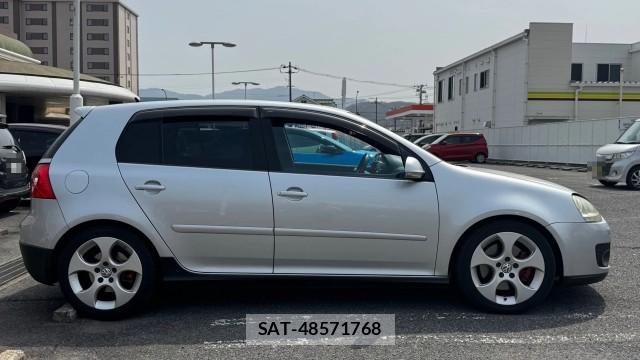 VolksWagen GOLF 2006-04 8281499-3