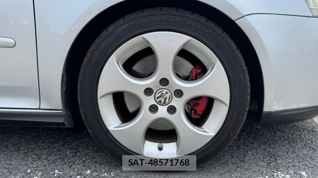 VolksWagen GOLF 2006-04 8281499-8