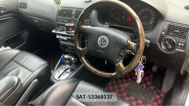 VolksWagen GOLF 2003-09 8282110-2