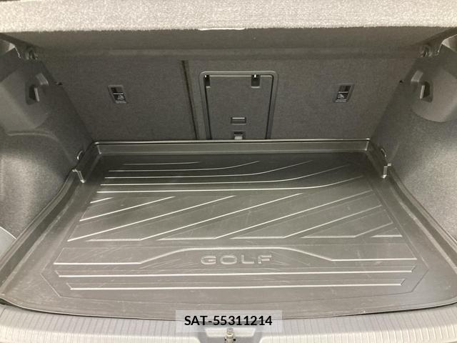 VolksWagen GOLF 2023-11 8283836-12