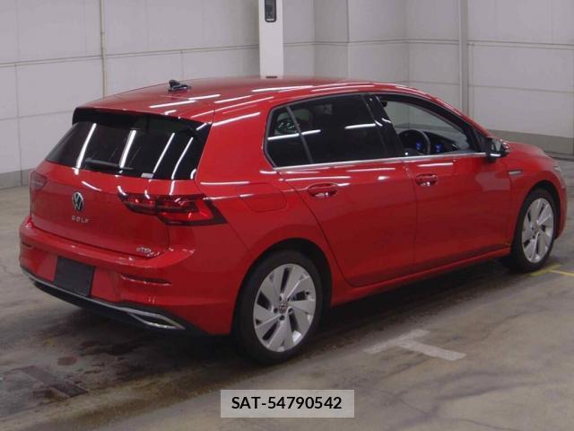 VolksWagen GOLF 2021-07 8284368-4