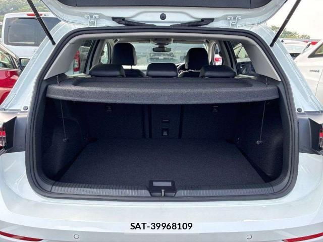 VolksWagen GOLF 2025-05 8284393-6