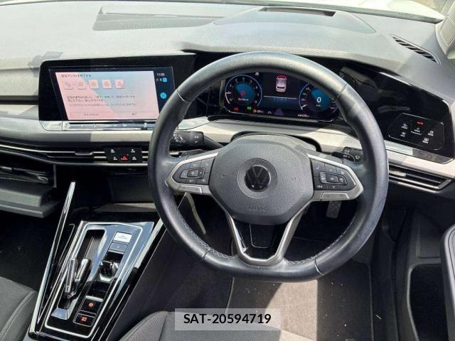 VolksWagen GOLF 2021-07 8284401-2