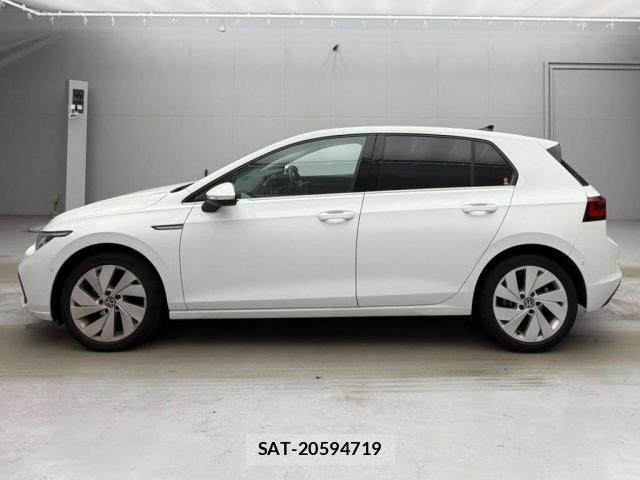 VolksWagen GOLF 2021-07 8284401-3