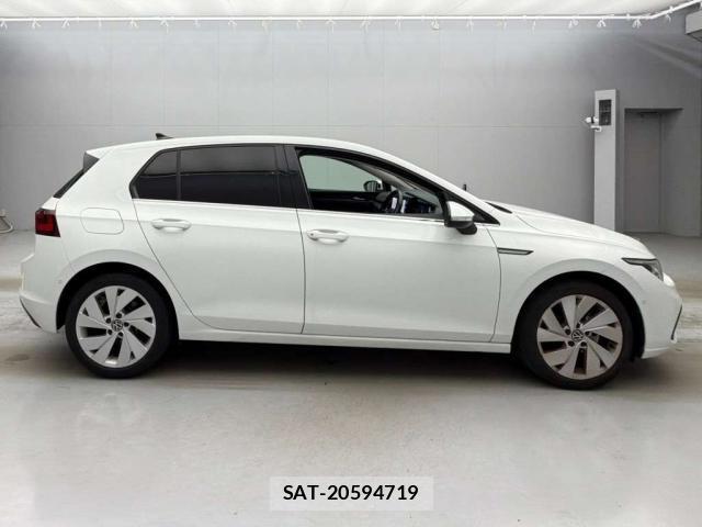 VolksWagen GOLF 2021-07 8284401-9