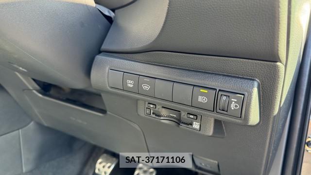 Toyota COROLLA 2025-09 8281624-4