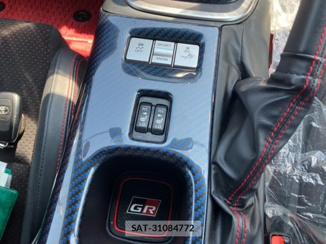 Toyota GR86 2022-01 8277500-16