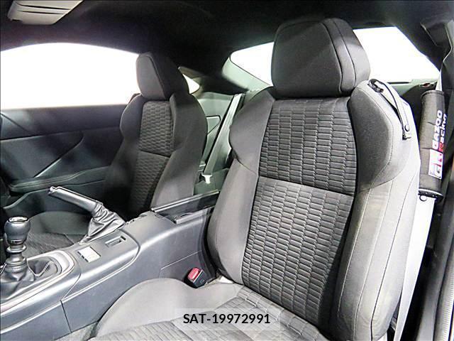 Toyota GR86 2022-01 8281266-13