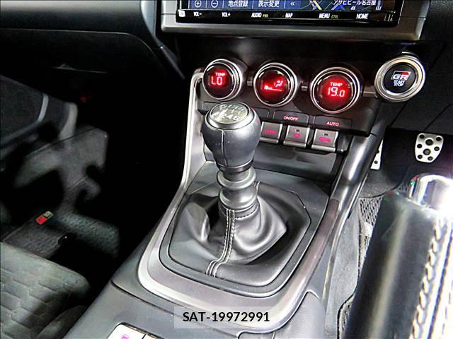 Toyota GR86 2022-01 8281266-18