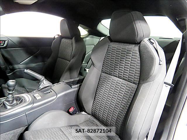 Toyota GR86 2023-11 8281269-13