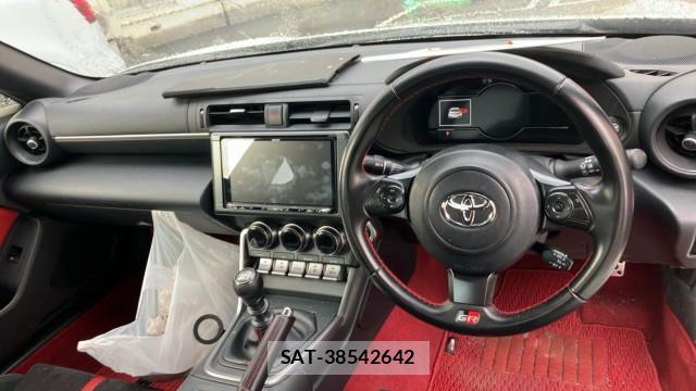 Toyota GR86 2021-12 8282455-2