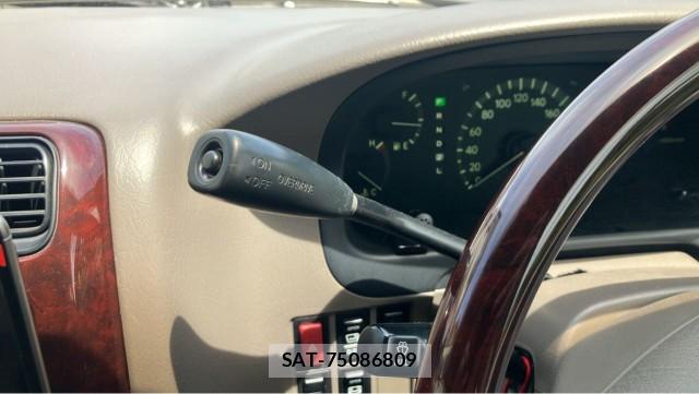 Toyota GRANVIA 2001-08 8280698-13