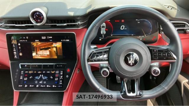 Maserati Grecale 2023-09 8282059-15