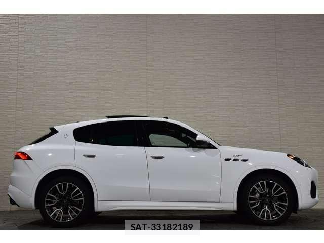 Maserati Grecale 2023-03 8285782-3