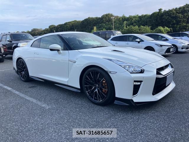 Nissan GT-R 2021-02 8278662-0