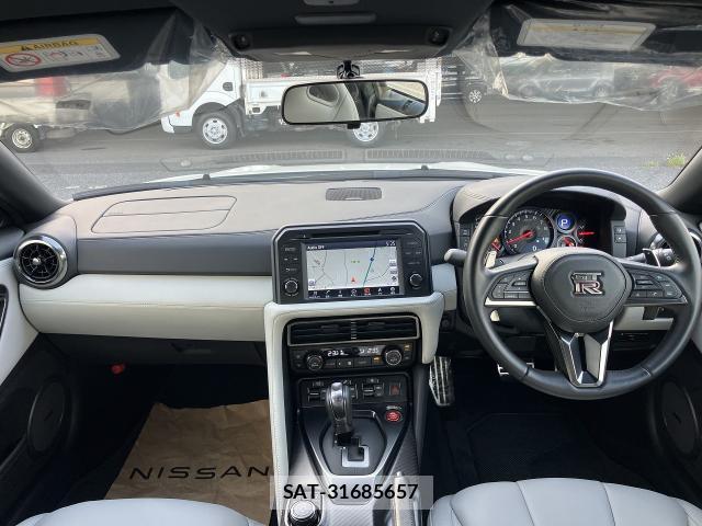 Nissan GT-R 2021-02 8278662-2