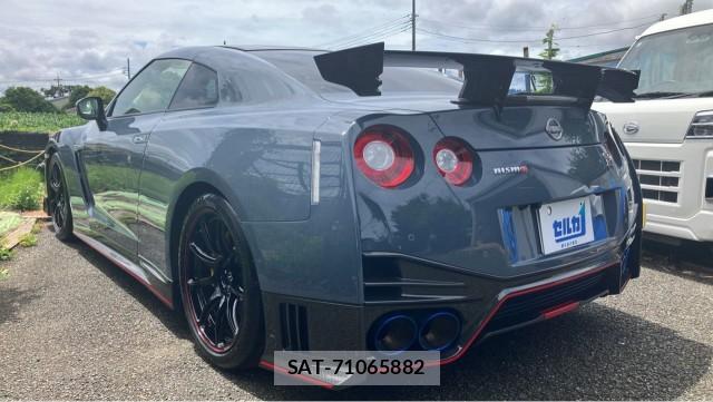 Nissan GT-R 2022-05 8281076-13