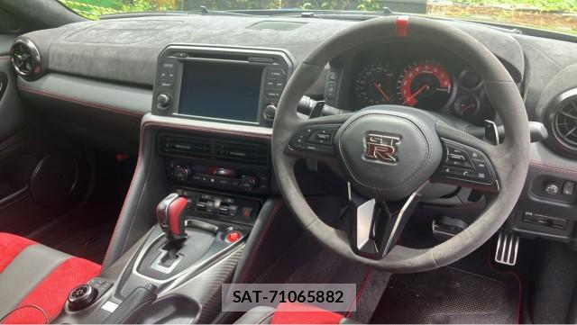 Nissan GT-R 2022-05 8281076-2