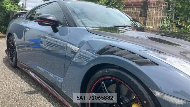 Nissan GT-R 2022-05 8281076-3