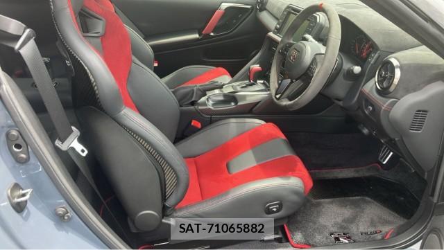 Nissan GT-R 2022-05 8281076-5