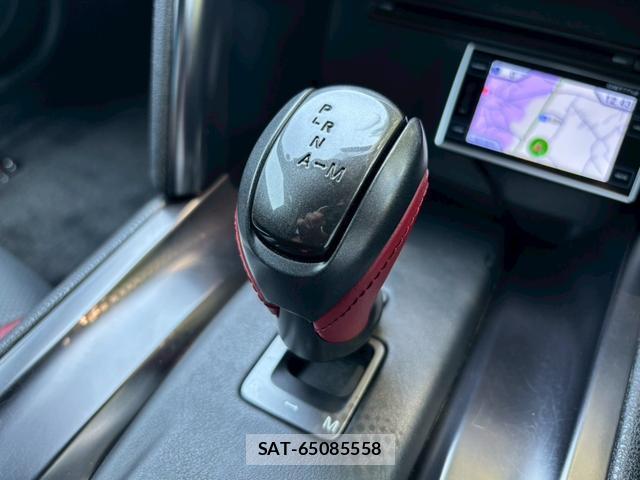 Nissan GT-R 2012-06 8284040-1