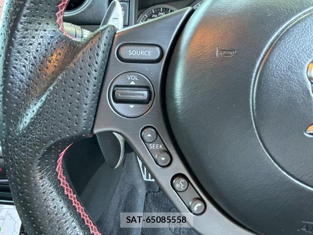 Nissan GT-R 2012-06 8284040-14