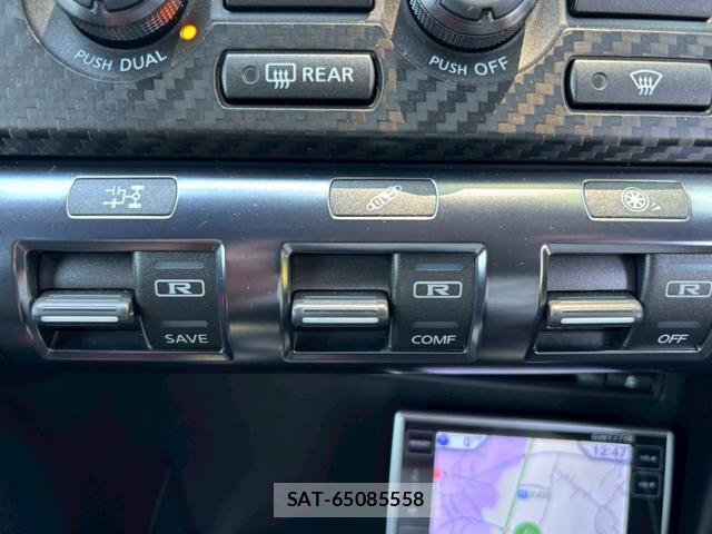 Nissan GT-R 2012-06 8284040-4