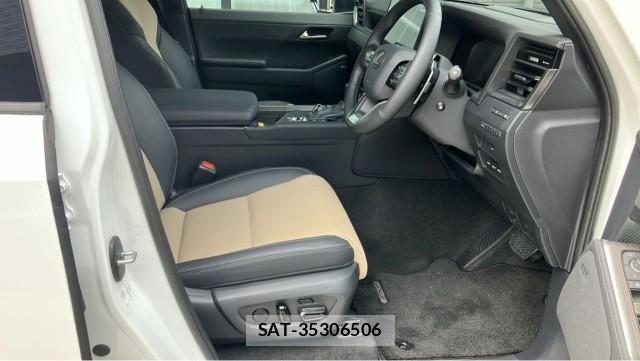 Lexus GX 2026-04 8281103-5