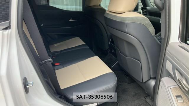 Lexus GX 2026-04 8281103-6