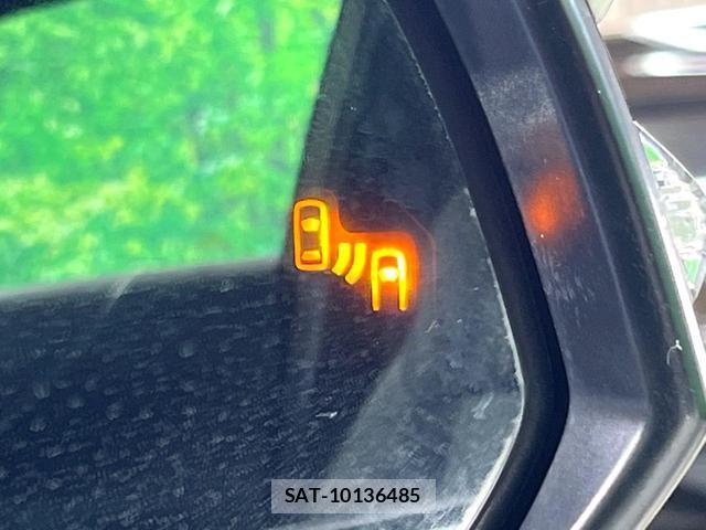 Toyota HARRIER HYBRID 2021-11 8279165-5