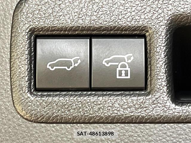 Toyota HARRIER HYBRID 2021-09 8279415-6