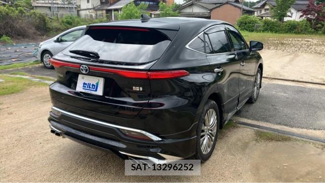 Toyota HARRIER HYBRID 2024-06 8281011-12