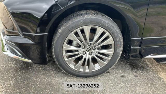 Toyota HARRIER HYBRID 2024-06 8281011-8