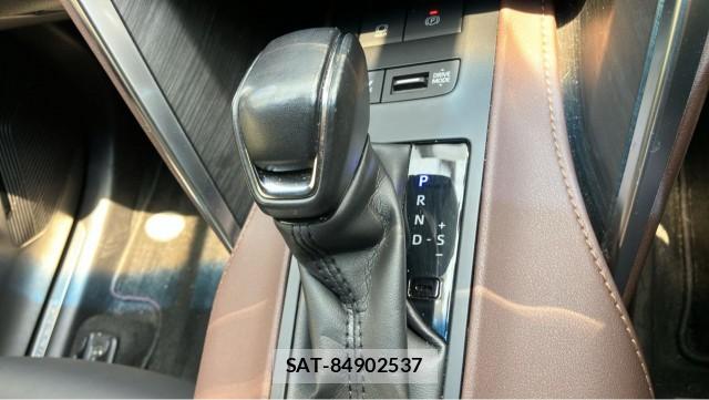 Toyota HARRIER HYBRID 2021-08 8281477-14
