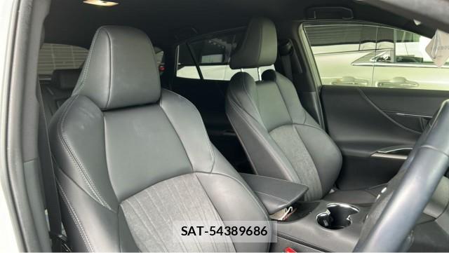 Toyota HARRIER HYBRID 2021-08 8281918-5
