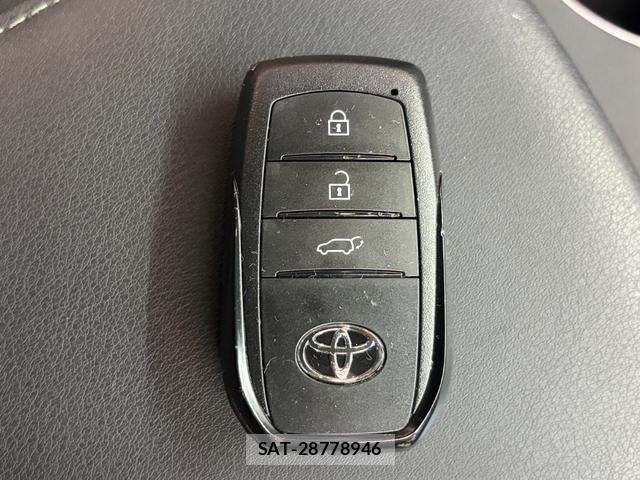 Toyota HARRIER HYBRID 2023-12 8282972-12