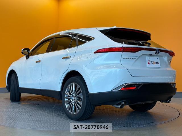 Toyota HARRIER HYBRID 2023-12 8282972-19