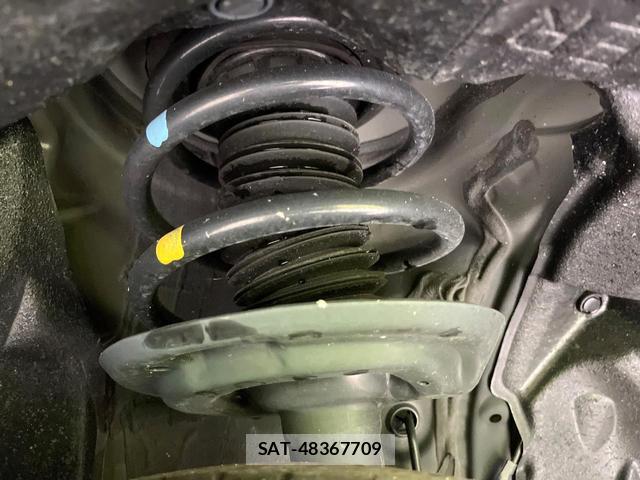 Toyota HARRIER HYBRID 2021-07 8283611-19