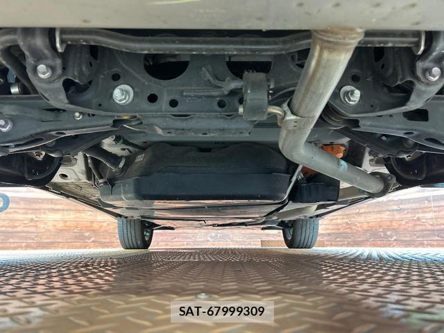 Toyota HARRIER HYBRID 2021-05 8283817-18