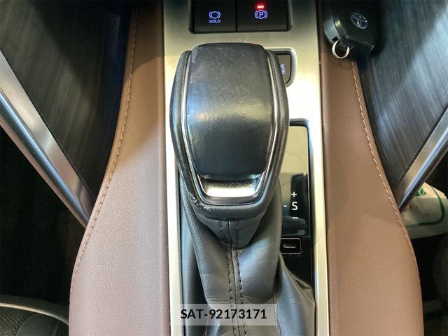 Toyota HARRIER HYBRID 2021-10 8285389-8