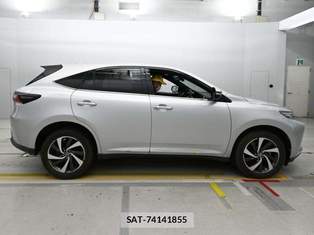 Toyota HARRIER 2017-06 8276981-6