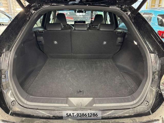Toyota HARRIER 2023-06 8277000-8