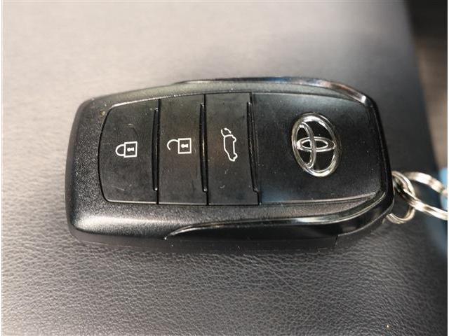 Toyota HARRIER 2021-06 8279076-16